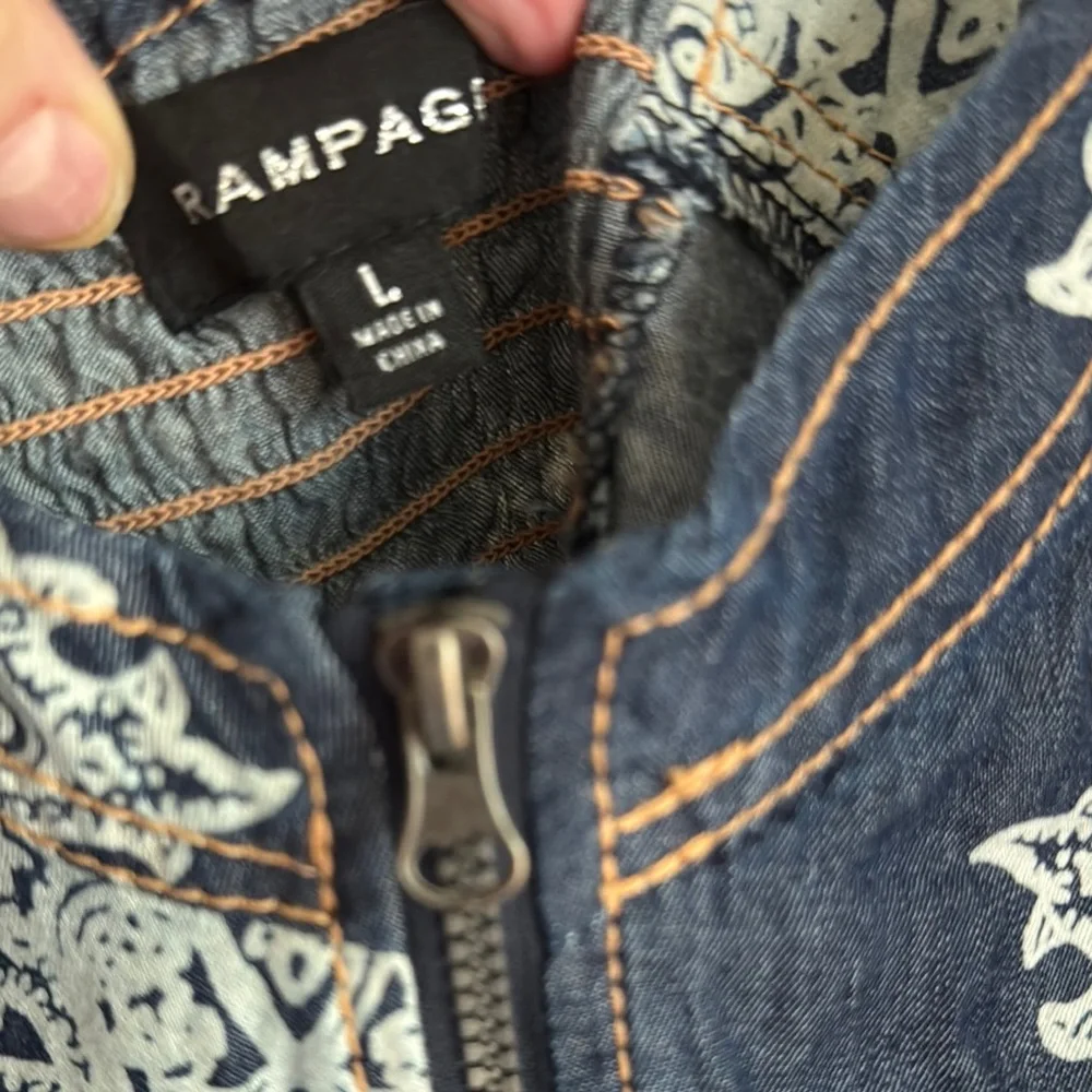 Rampage Blue and Cream Camisole Top - Picture 4 of 5